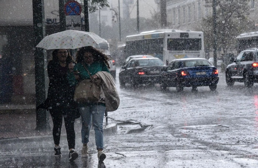 Έκτακτο δελτίο ΕΜΥ: Αλλάζει ο καιρός – Καταιγίδες, χαλάζι θα σαρώσουν τη χώρα